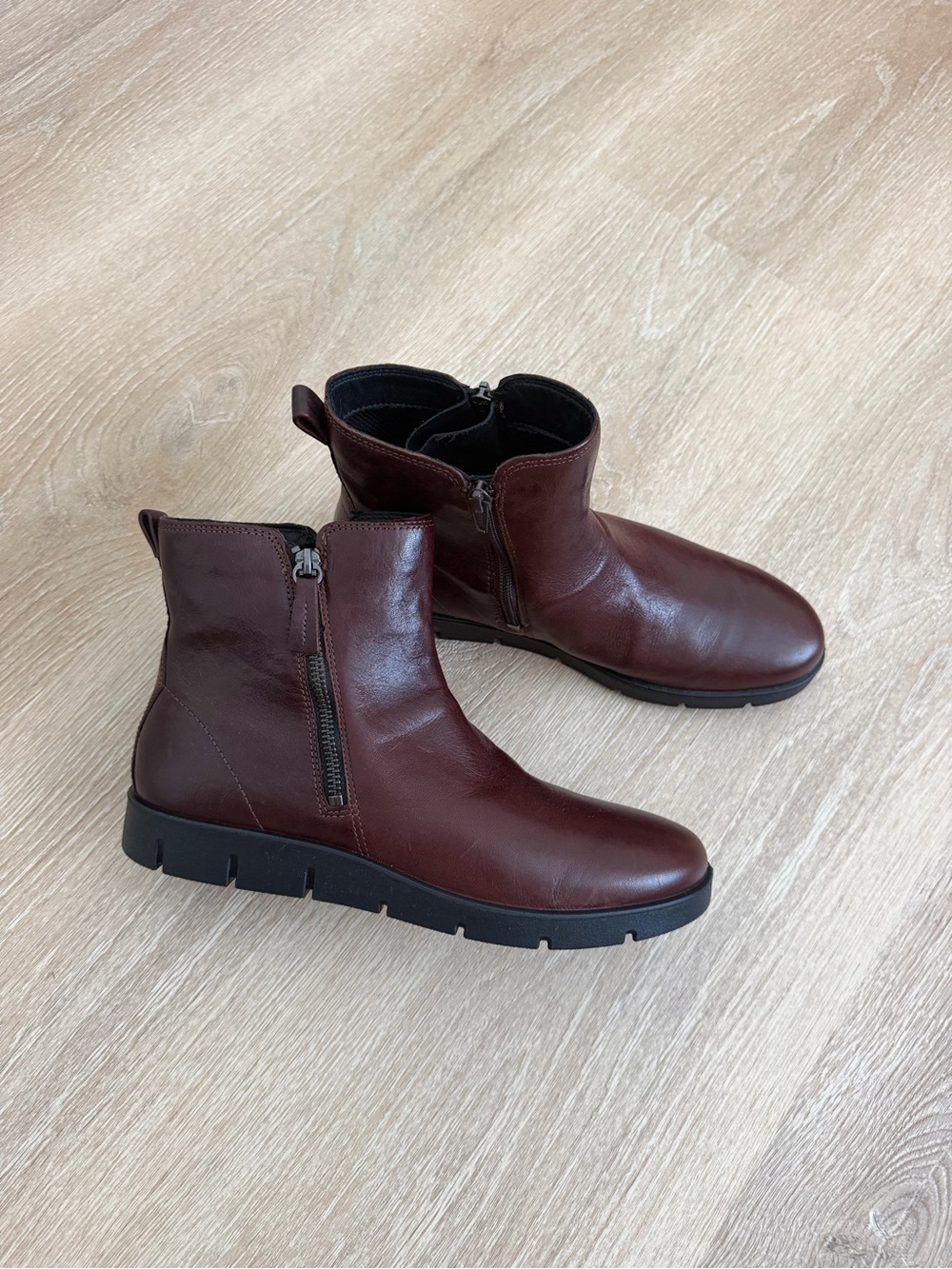 ECCO Women’s Brown Leather Ankle Boots Size US 10 EU 41 Lightweight NWOB